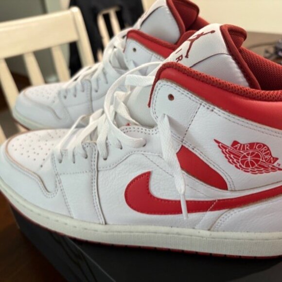 Air Jordan 1 Mid SE Men's Size 13 - Picture 9 of 9